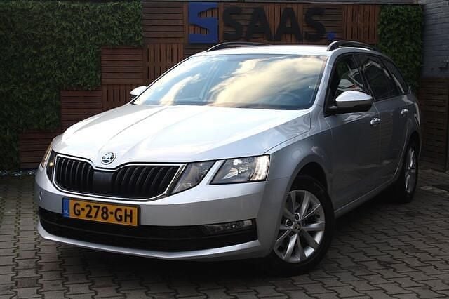 Grijs Gebruikt 2019 Skoda Octavia Stationwagen | € 12.450 (Goede deal) - Afbeelding 1/4