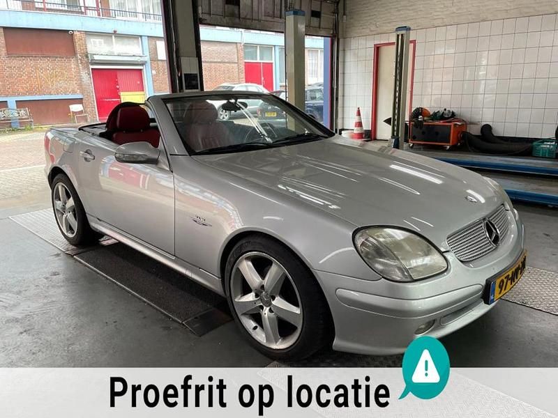 Grijs (metallic) Gebruikt 2004 Mercedes SLK200 Edition Cabriolet | € 6.750 (Goede deal) - Afbeelding 1/4