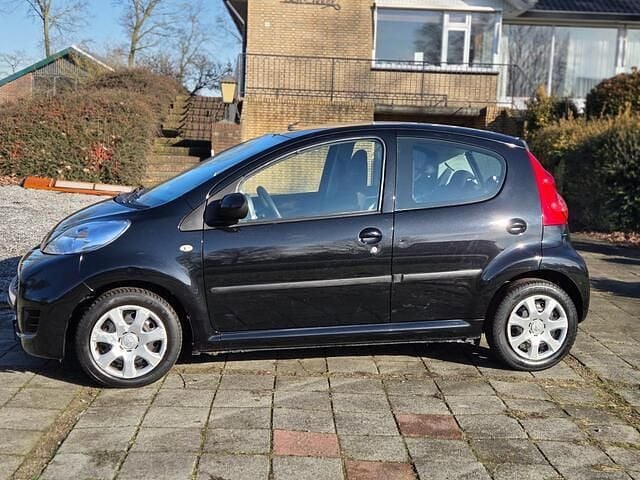 Occasion Peugeot 107 68 PK (50 kW) 2010 Zwart Hatchback