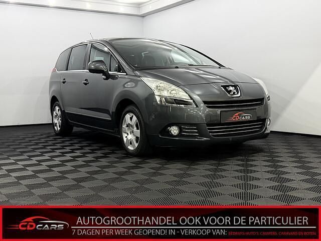Grijs (metallic) Gebruikt 2012 Peugeot 5008 Active MPV | € 6.950 (Duur) - Afbeelding 1/4