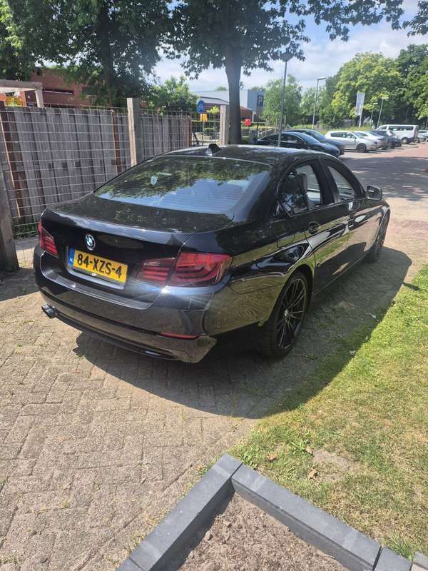 Zwart Gebruikt 2012 BMW 520 Executive Sedan | € 11.999 (Iets duurder) - Afbeelding 1/4