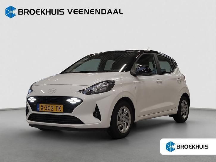 Wit Gebruikt 2024 Hyundai i10 Comfort Hatchback | € 15.400 (Eerlijke prijs) - Afbeelding 1/4
