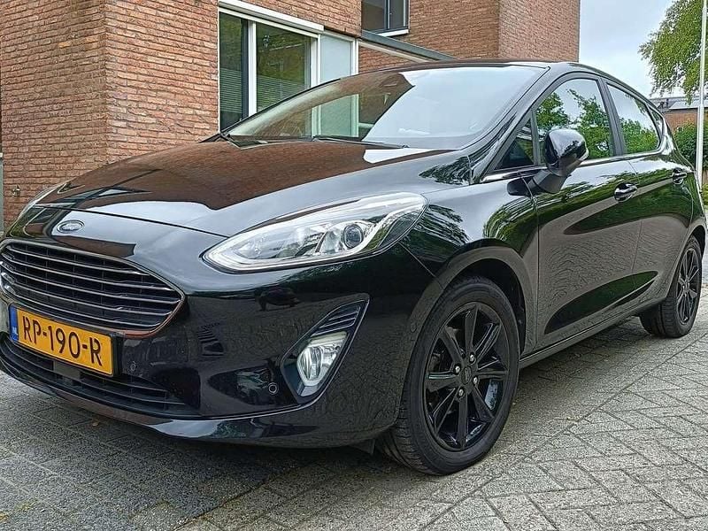 Zwart Gebruikt 2018 Ford Fiesta Titanium Hatchback | € 9.300 (Goede deal) - Afbeelding 1/4