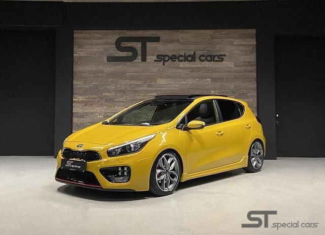 Geel Gebruikt 2016 Kia Ceed GT-Track Hatchback | € 16.750 - Afbeelding 1/4