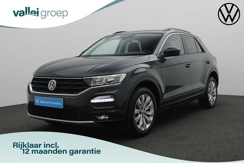 Grijs Gebruikt 2019 VW T-Roc Style SUV | € 21.950 (Eerlijke prijs) - Afbeelding 1/4