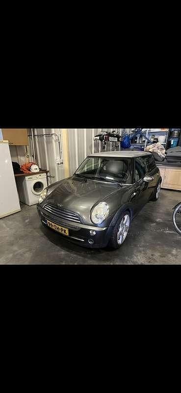 Grijs Gebruikt 2006 Mini Cooper Hatchback | € 2.750 (Eerlijke prijs) - Afbeelding 1/4