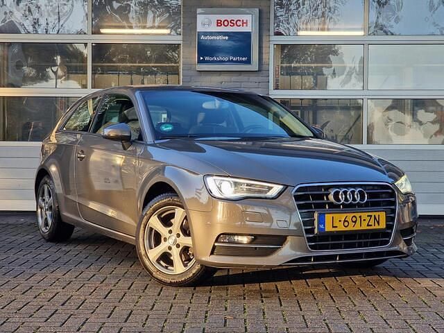 Bruin Gebruikt 2013 Audi A3 Ambition Hatchback | € 7.950 (Goede deal) - Afbeelding 1/4