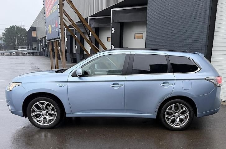Occasion Mitsubishi Outlander P-HEV Instyle 121 PK (88 kW) 2014 Blauw SUV