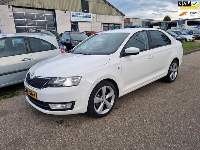 Wit Gebruikt 2013 Skoda Rapid Elegance Hatchback | € 4.950 (Iets duurder) - Afbeelding 1/4