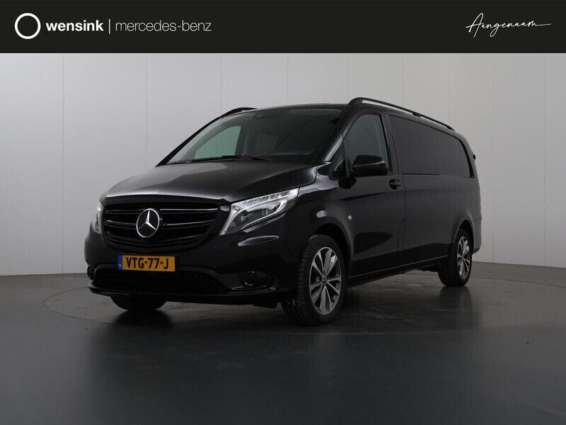 Zwart Gebruikt 2023 Mercedes Vito MPV | € 48.645 - Afbeelding 1/4