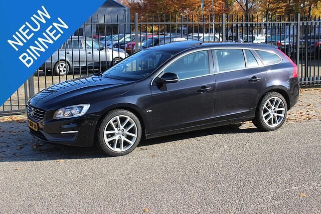 Occasion Volvo V60 Momentum 114 PK (83 kW) 2014 Zwart Stationwagen