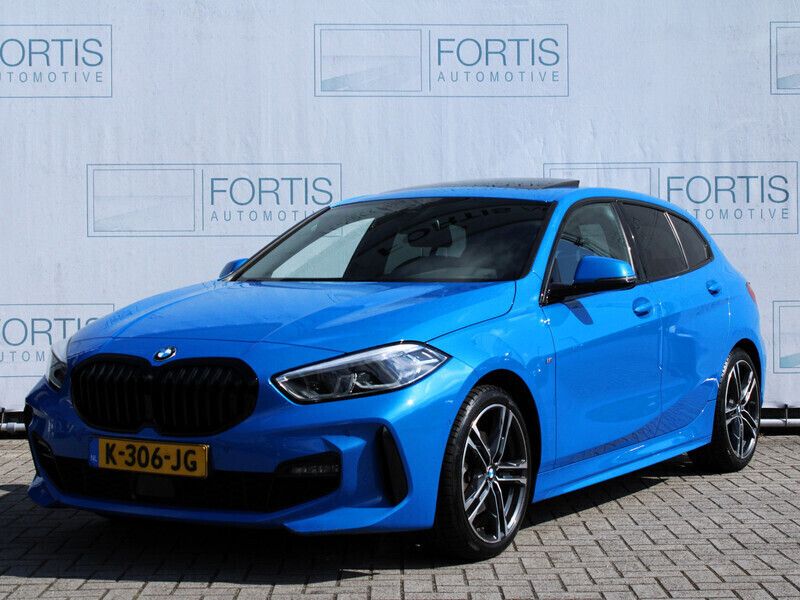 Blauw Gebruikt 2021 BMW 118 Executive Hatchback | € 29.500 - Afbeelding 1/4