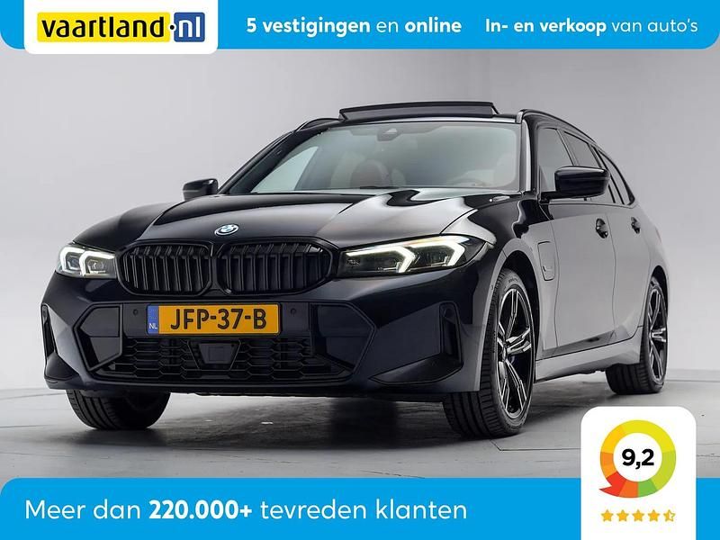 Zwart Occasion 2022 BMW 330 Executive Stationwagen | € 33.945 (Eerlijke prijs) - Afbeelding 1/4