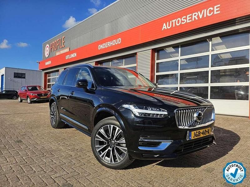 Zwart Gebruikt 2022 Volvo XC90 Plus SUV | € 56.995 (Eerlijke prijs) - Afbeelding 1/4
