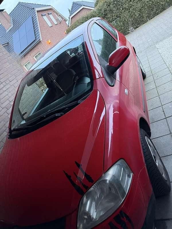 Occasion VW Fox Trendline 54 PK (39 kW) 2007 Rood Hatchback
