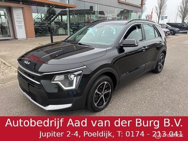 Zwart Occasion 2023 Kia Niro SUV | € 30.950 (Eerlijke prijs) - Afbeelding 1/4