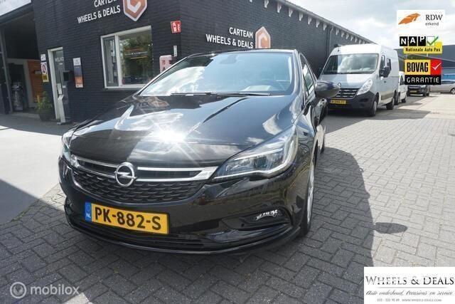 Zwart Gebruikt 2017 Opel Astra Edition Hatchback | € 8.995 (Goede deal) - Afbeelding 1/4