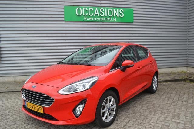 Rood Gebruikt 2021 Ford Fiesta Titanium Hatchback | € 17.900 (Eerlijke prijs) - Afbeelding 1/4