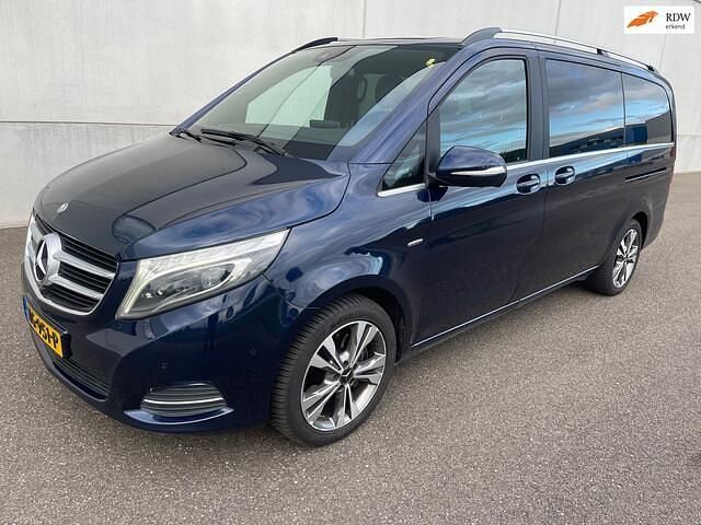 Blauw Gebruikt 2015 Mercedes V250 Avantgarde MPV | € 27.950 (Eerlijke prijs) - Afbeelding 1/4