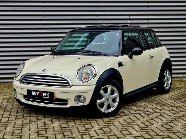 Wit Gebruikt 2010 Mini Cooper Business Hatchback | € 4.850 (Eerlijke prijs) - Afbeelding 1/4