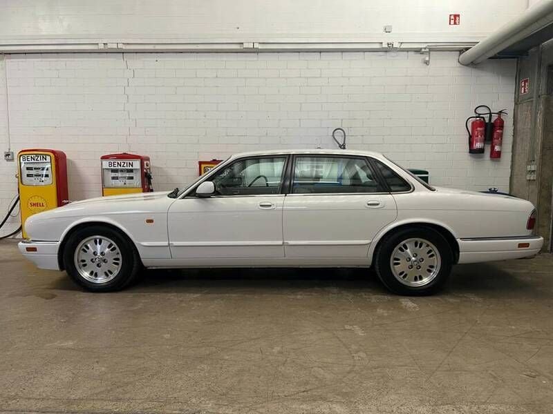 Wit Gebruikt 1997 Jaguar XJ6 Sovereign Sedan | € 15.900 - Afbeelding 1/4