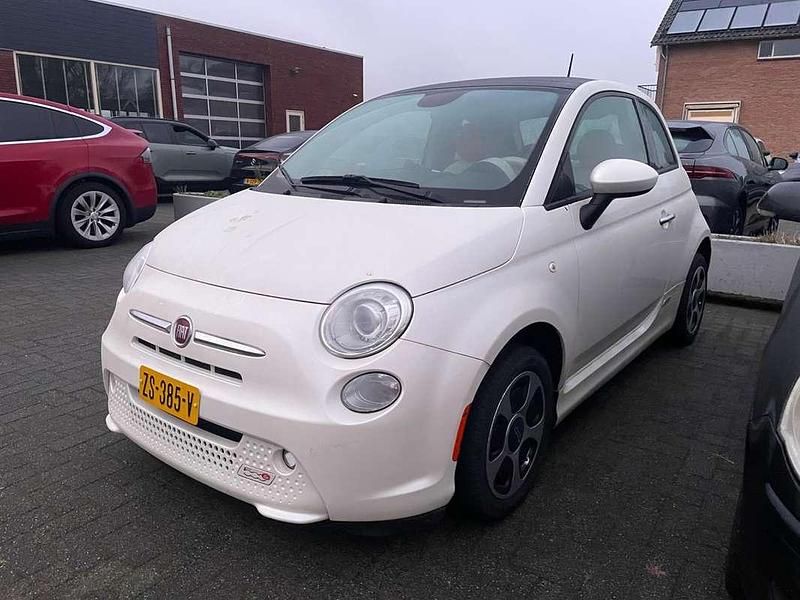 Wit Gebruikt 2014 Fiat 500e Hatchback | € 7.500 (Eerlijke prijs) - Afbeelding 1/2