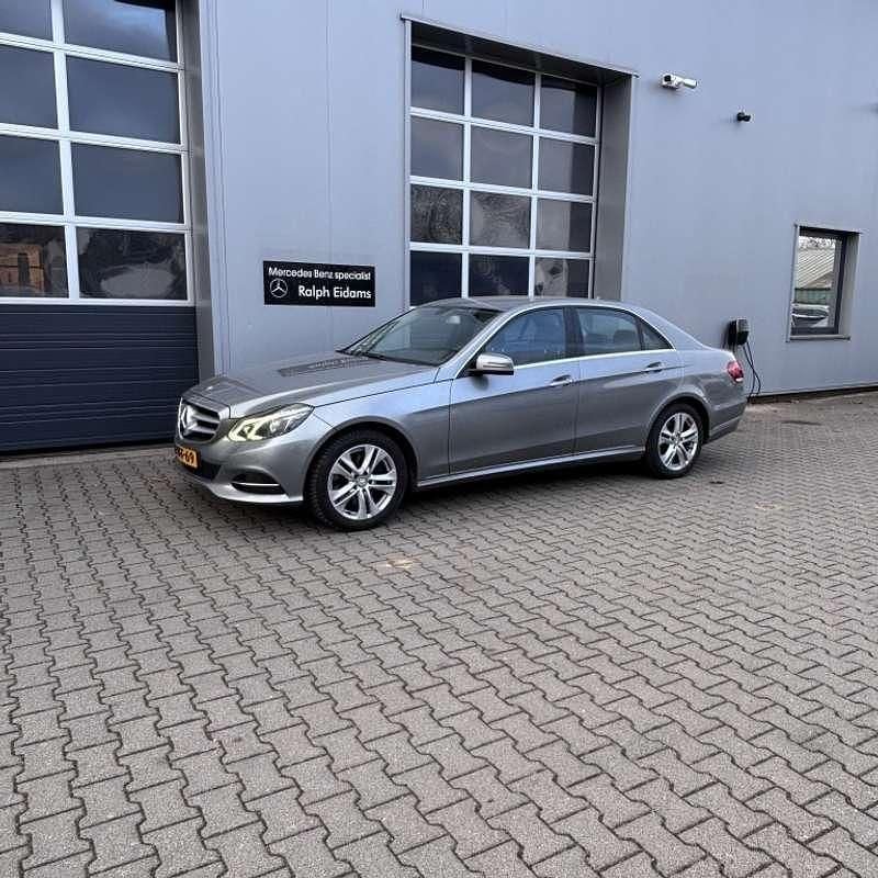 Grijs Gebruikt 2014 Mercedes E250 Avantgarde Sedan | € 17.450 (Goede deal) - Afbeelding 1/4
