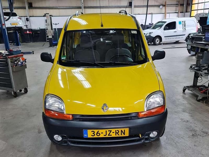 Geel Gebruikt 2002 Renault Kangoo Privilege | € 1.500 - Afbeelding 1/4