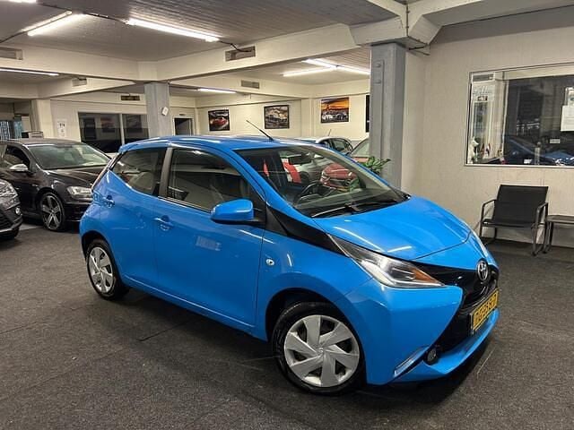 Blauw Gebruikt 2017 Toyota Aygo Hatchback | € 5.995 (Goede deal) - Afbeelding 1/4
