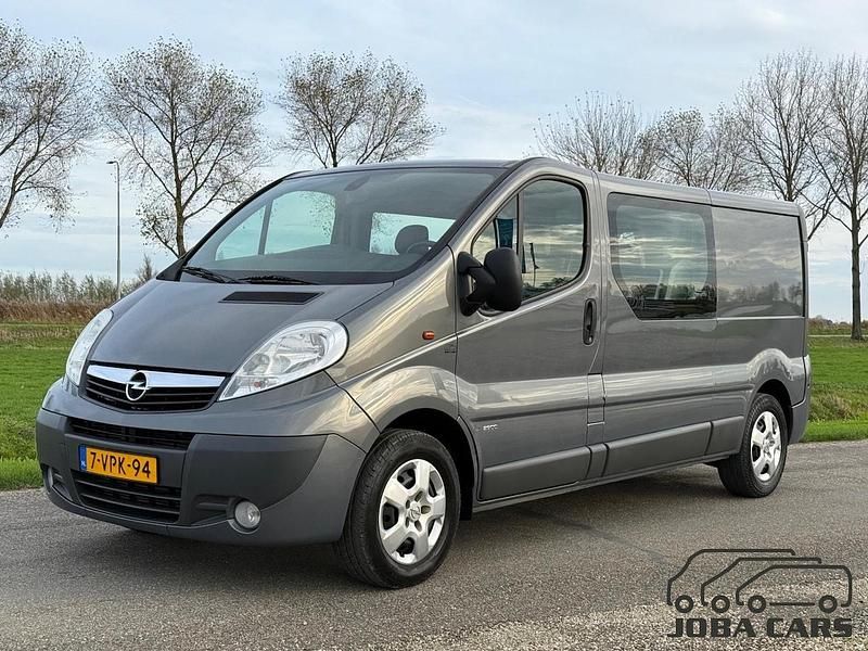Grijs (metallic) Gebruikt 2011 Opel Vivaro Van | € 8.440 (Iets duurder) - Afbeelding 1/4