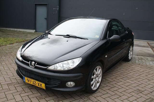 Zwart Gebruikt 2002 Peugeot 206 CC Cabriolet | € 495 (Super prijs) - Afbeelding 1/4