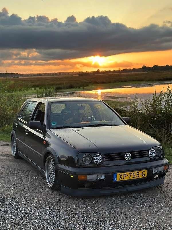 Zwart Gebruikt 1997 VW Golf III GT Hatchback | € 2.600 - Afbeelding 1/4