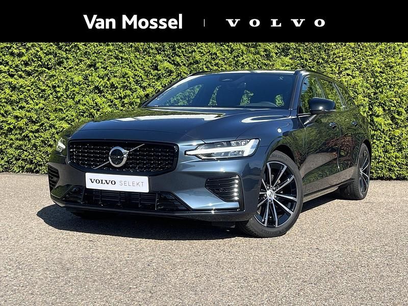 Blauw Occasion 2025 Volvo V60 Plus Stationwagen | € 48.940 (Iets duurder) - Afbeelding 1/4