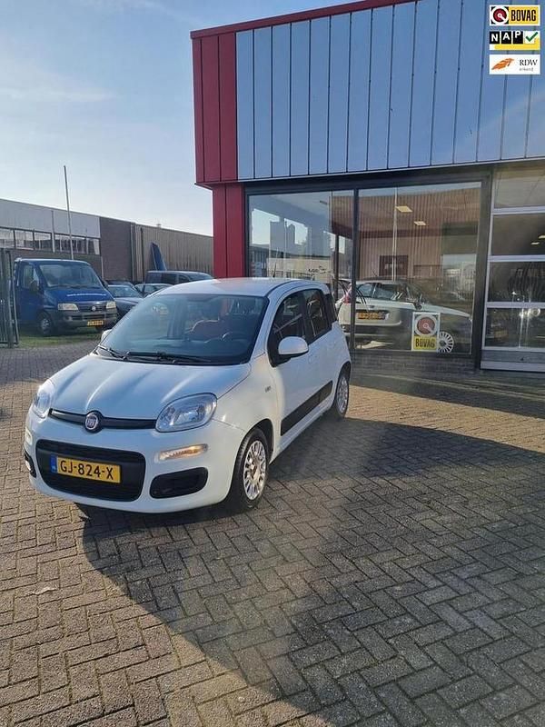 Wit Occasion 2015 Fiat Panda Hatchback | € 4.995 (Eerlijke prijs) - Afbeelding 1/4