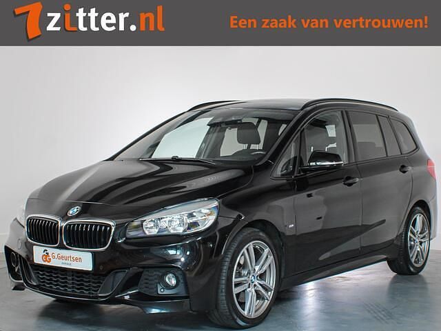 Zwart (metallic) Gebruikt 2017 BMW 218 M Sport Stationwagen | € 18.895 (Iets duurder) - Afbeelding 1/4