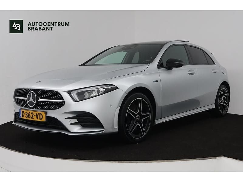 Grijs Gebruikt 2021 Mercedes A250 Business Hatchback | € 25.945 (Eerlijke prijs) - Afbeelding 1/4