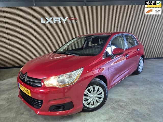 Rood, metallic lak Gebruikt 2011 Citroën C4 Attraction Hatchback | € 4.750 (Eerlijke prijs) - Afbeelding 1/4