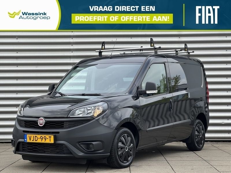 Zwart Gebruikt 2021 Fiat Doblò MPV | € 13.262 (Iets duurder) - Afbeelding 1/4