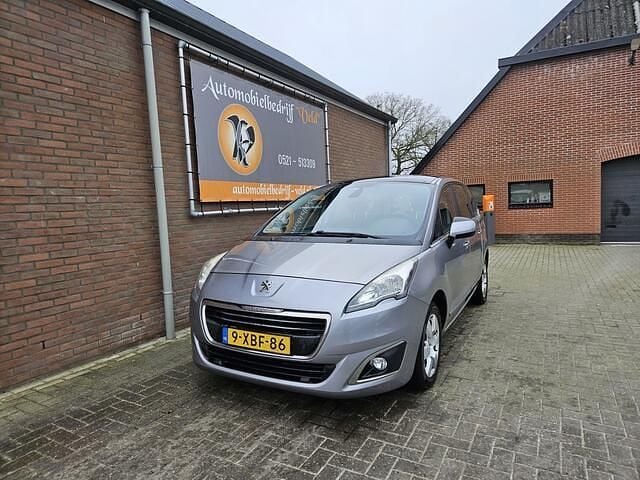 Grijs Gebruikt 2014 Peugeot 5008 Active MPV | € 2.995 (Super prijs) - Afbeelding 1/4