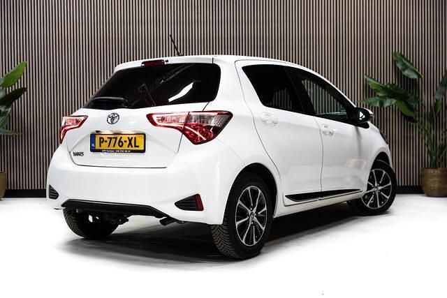 Occasion Toyota Yaris 112 PK (82 kW) 2019 Wit Hatchback