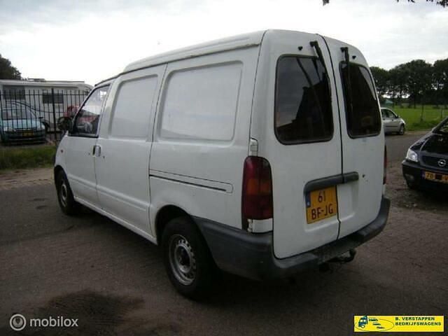 Occasion Nissan Cargo 75 PK (55 kW) 2002 Wit Van