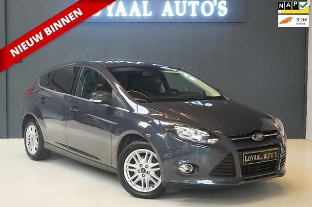 Grijs Gebruikt 2014 Ford Focus Hatchback | € 5.999 (Eerlijke prijs) - Afbeelding 1/4