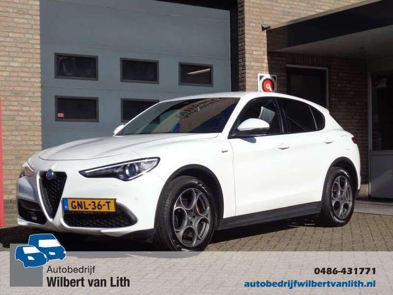 Wit Gebruikt 2021 Alfa Romeo Stelvio Executive SUV | € 44.995 (Duur) - Afbeelding 1/4