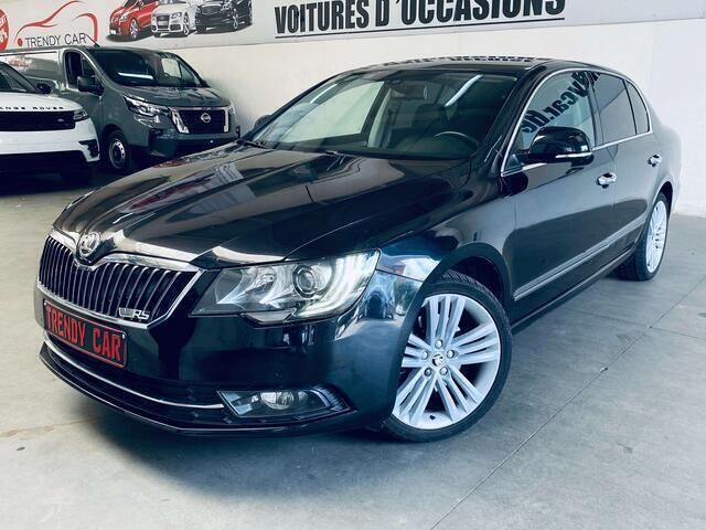 Zwart Gebruikt 2014 Skoda Superb Elegance Sedan | € 10.800 - Afbeelding 1/4