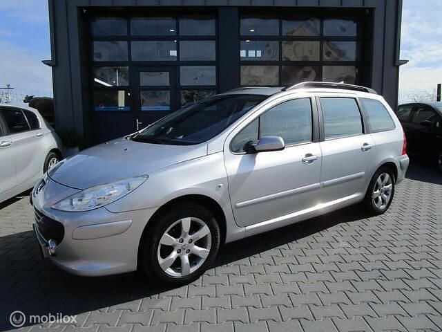Grijs Gebruikt 2008 Peugeot 307 Premium Stationwagen | € 2.950 (Iets duurder) - Afbeelding 1/4