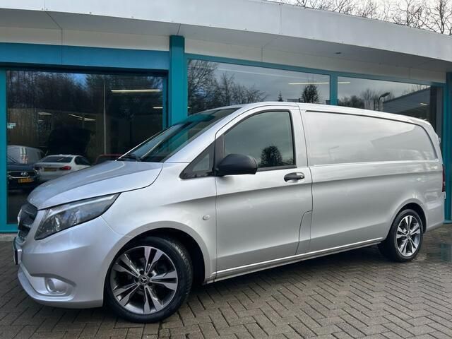 Grijs Gebruikt 2015 Mercedes Vito MPV | € 15.990 (Eerlijke prijs) - Afbeelding 1/4
