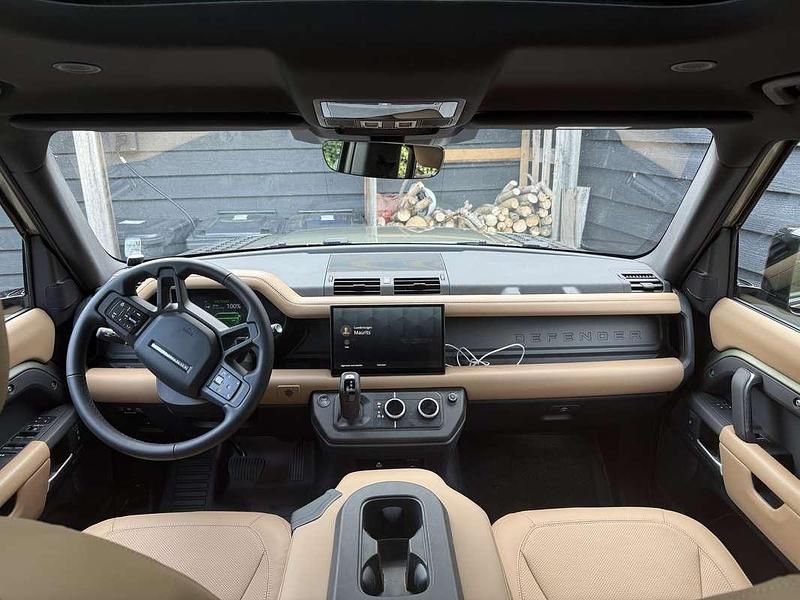 Groen Gebruikt 2025 Land Rover Defender HSE Dynamic SUV | € 107.500 (Eerlijke prijs) - Afbeelding 1/4