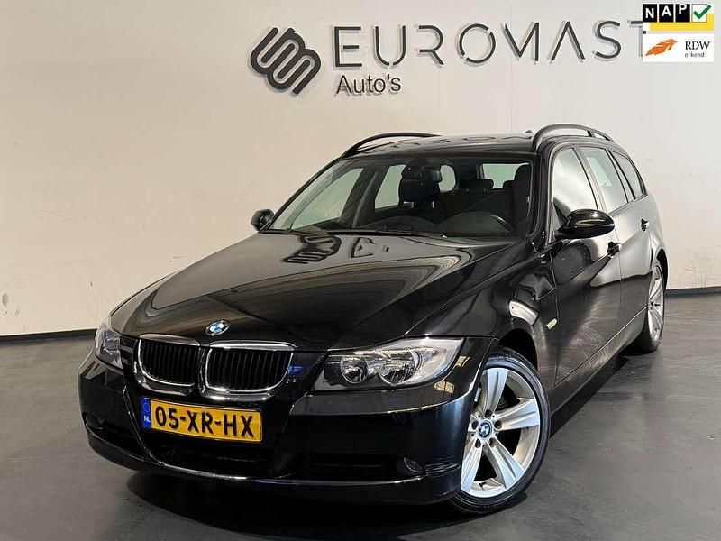 Zwart Gebruikt 2007 BMW 318 Stationwagen | € 3.950 (Eerlijke prijs) - Afbeelding 1/4