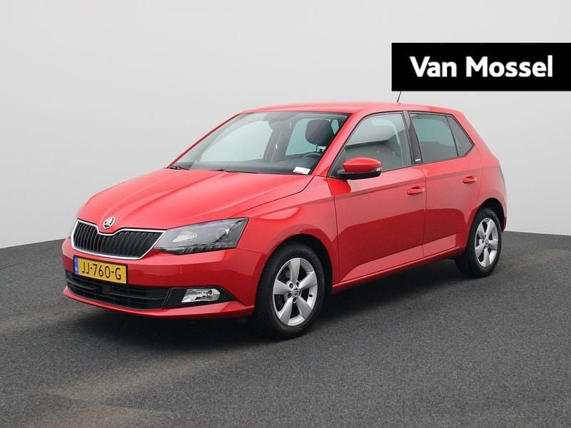 Rood Gebruikt 2016 Skoda Fabia Joy Hatchback | € 8.900 (Eerlijke prijs) - Afbeelding 1/4