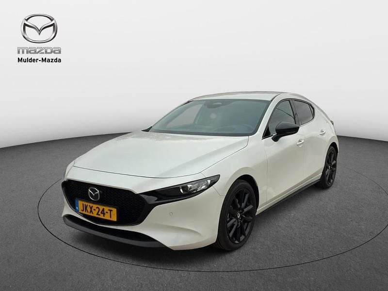 Snowflake white pearl (wit metallic) Occasion 2025 Mazda 3 Nagisa Hatchback | € 31.950 - Afbeelding 1/4